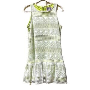 Pearl Southern Couture Women’s 6 White Knit w Lime Liner and ruffle bottom Dress